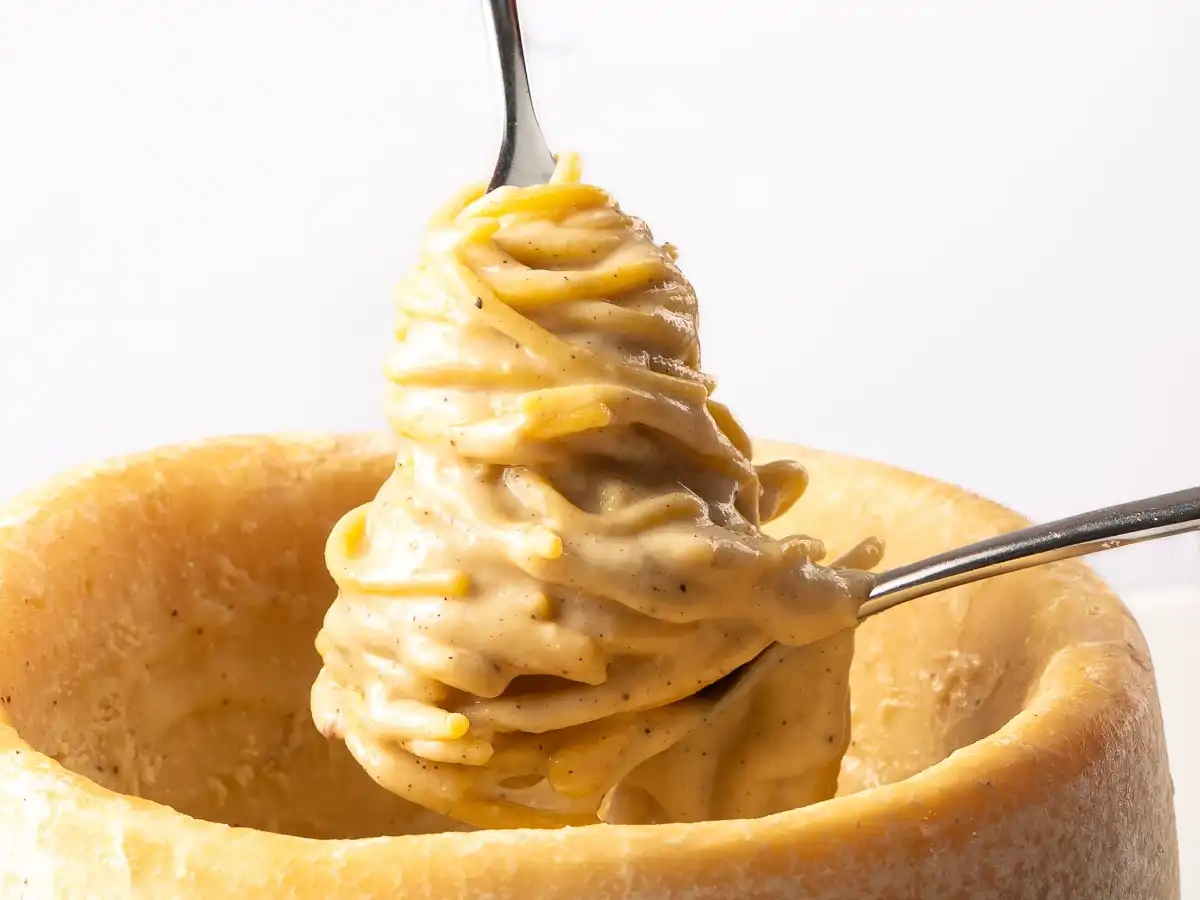 Nonna’s “Tonnarelli Cacio e Pepe” al Tavolo (V)