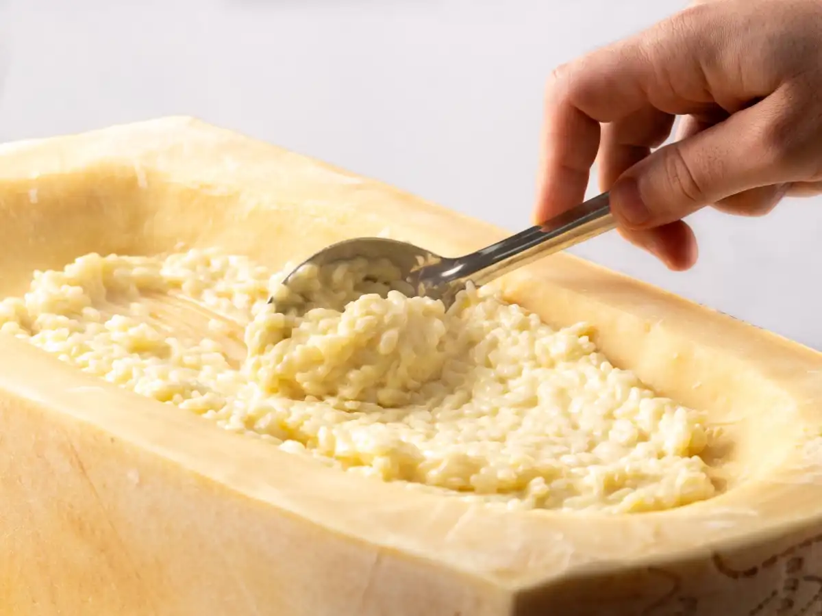 Risotto Mantecato nella Forma di Parmigiano (V)