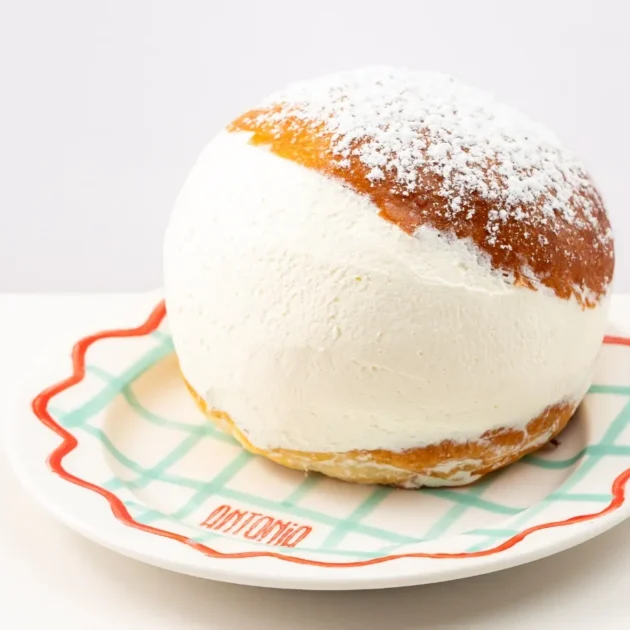 Maritozzo con crema